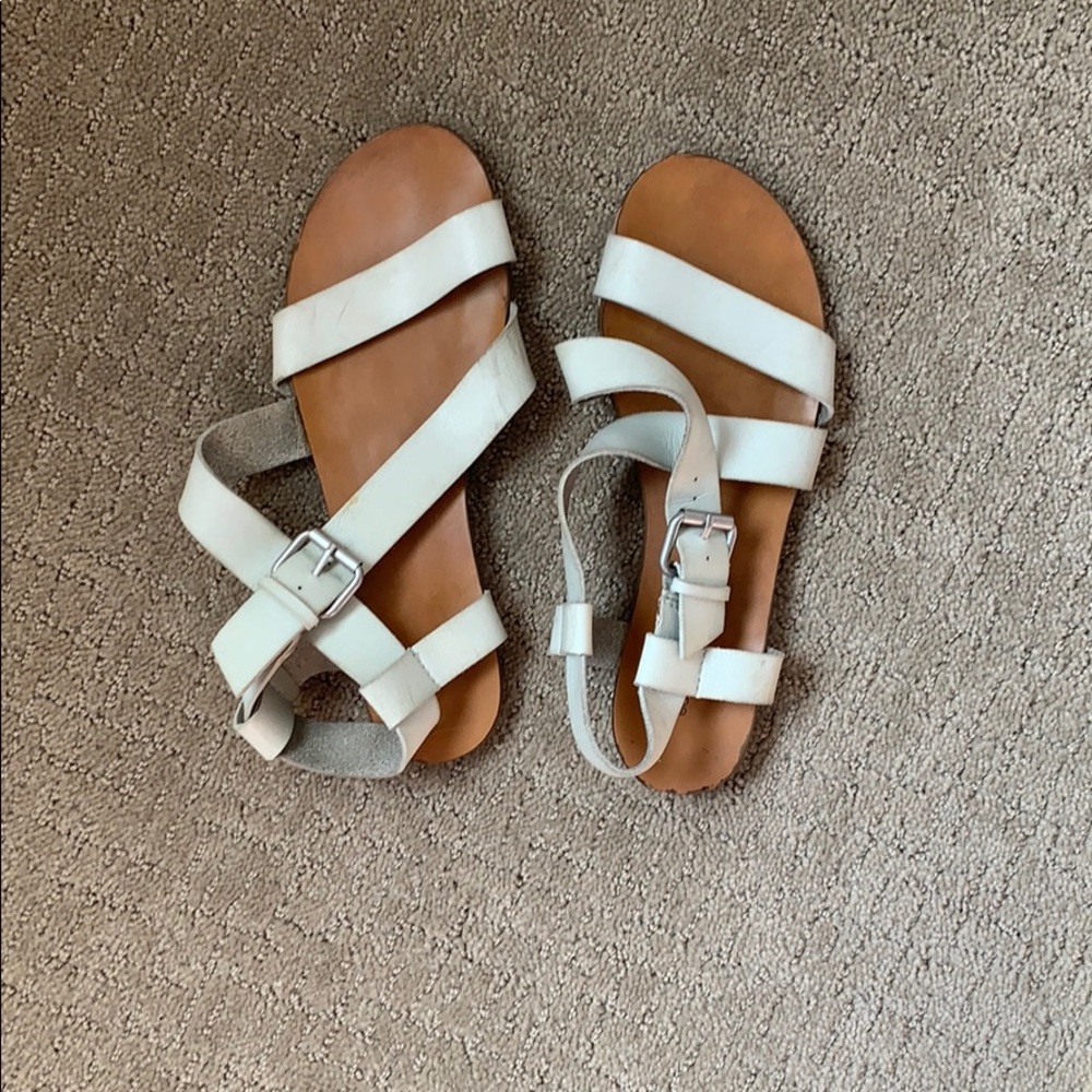 🌟CLEAROUT🌟 UO sandals